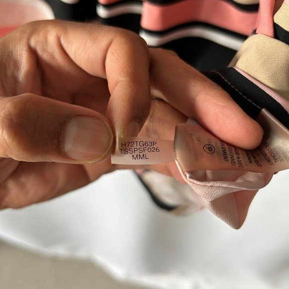 Tommy Hilfiger Women's Striped Pleated-Neck Sleevless Blouse Size Large - Picture 8 of 10